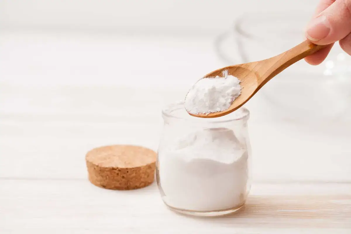 Mẹo tẩy vết son trên áo bằng baking soda cực dễ dàng