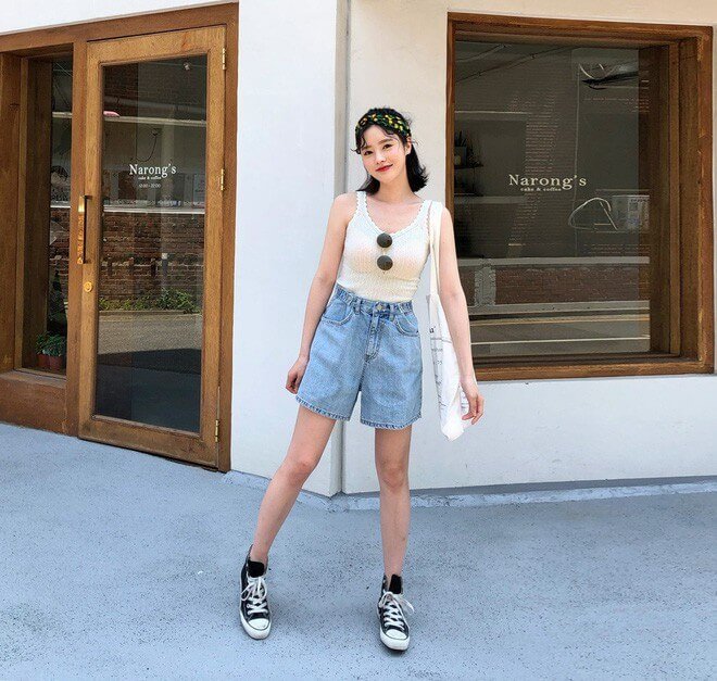 Năng động với outfit quần short và áo ba lỗ